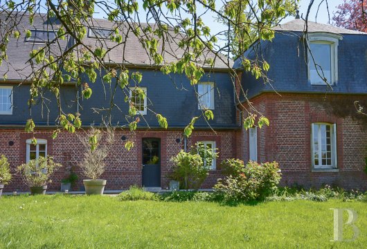 haute-normandie - À 100 km de Paris, près de Rouen, dans le Pays de Caux,  une maison de village de 300 m² et son terrain de plus de 2 500 m²