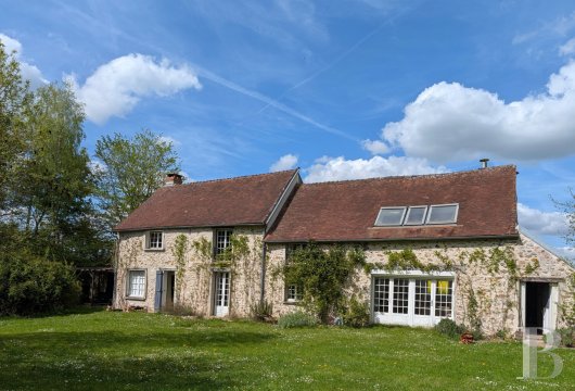 champagne-ardennes - 45 minutes from Reims, in the Champagne countryside A 19th-century longère with a lap pool and 3,600 m² garden