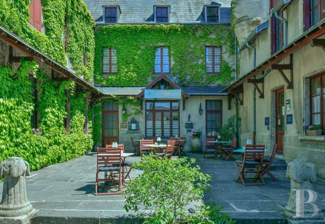 demeures et maisons a vendre france auvergne   - 2