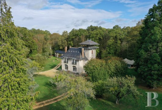 burgundy - En Bourgogne, au pays de Colette, à 2 h de Paris,  une villa de style balnéaire de la Belle époque sur un peu plus d'1 ha