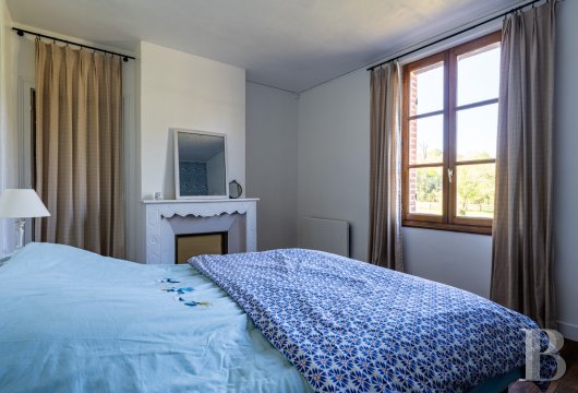 character properties France center val de loire   - 9