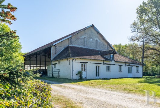 character properties France center val de loire   - 13
