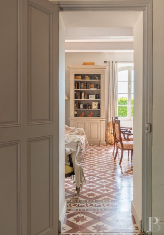character properties France provence cote dazur   - 2