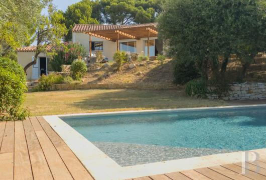 provence-cote-dazur - A dwelling, surrounded by a peaceful environment, with a swimming pool  and unobstructed views, in Marseille’s bucolic Chateau-Gombert neighbourhood