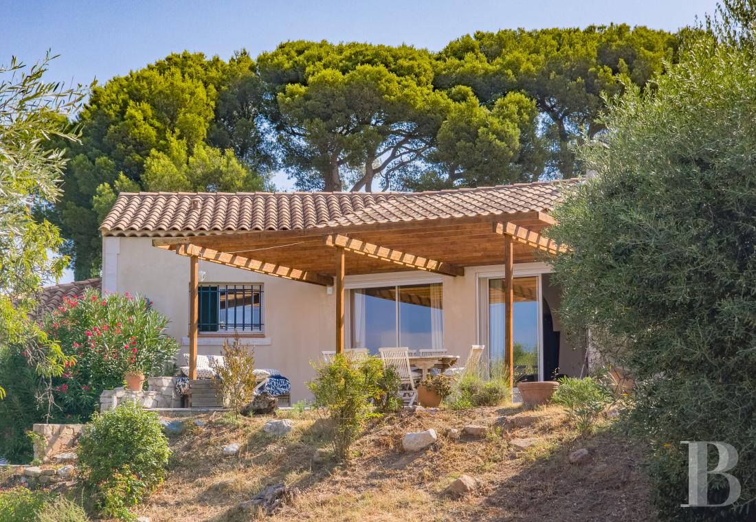 residences and character houses france provence cote dazur   - 2