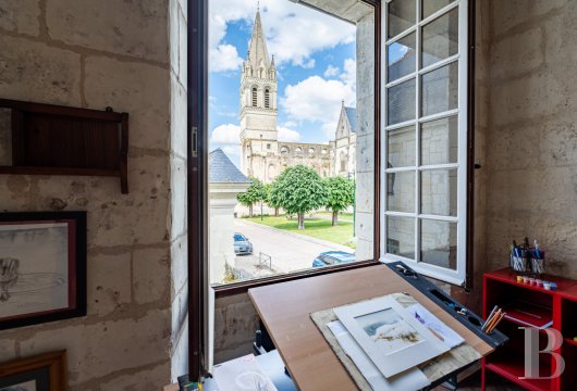castles for sale France center val de loire   - 17