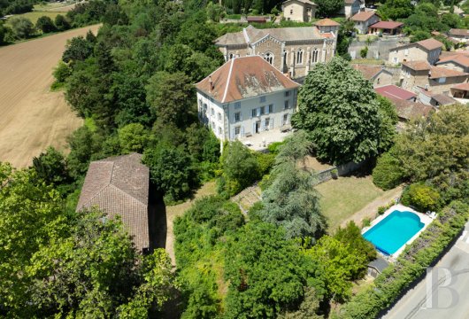 rhones-alps - An 18th-century house with a swimming pool, in 4 hectares of parkland, in a village in the hills of the Drôme area