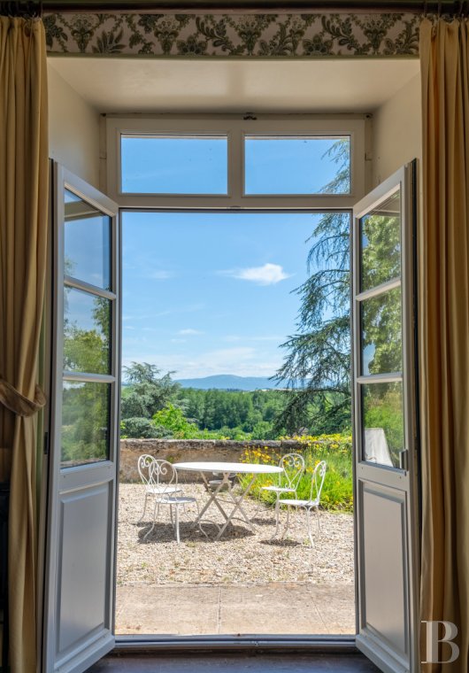 character properties France rhones alps   - 11