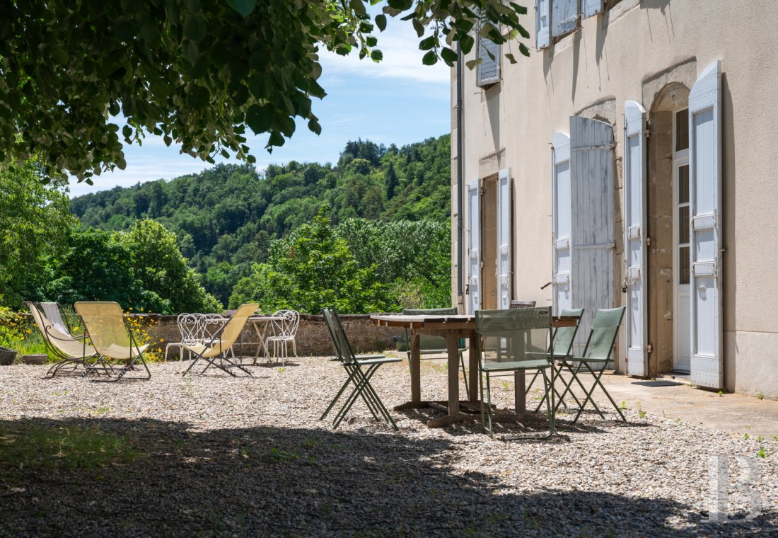 character properties France rhones alps   - 13
