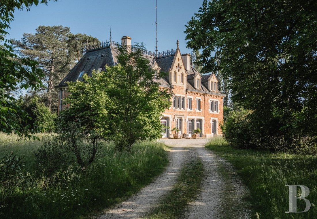 chateaux for sale France burgundy   - 1