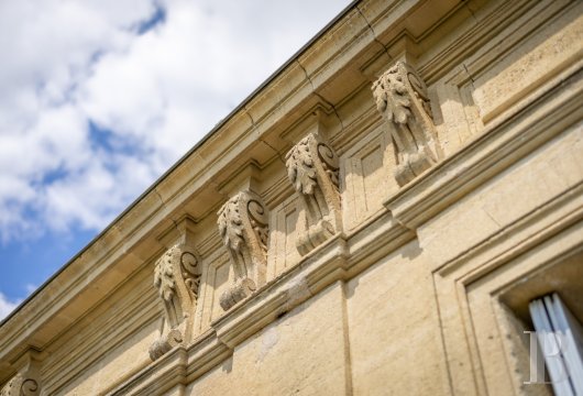 character properties France aquitaine   - 6