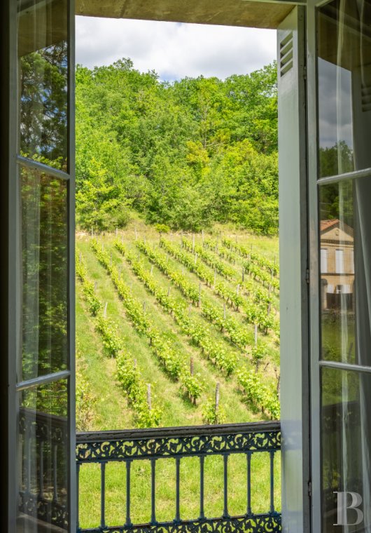 character properties France aquitaine   - 12