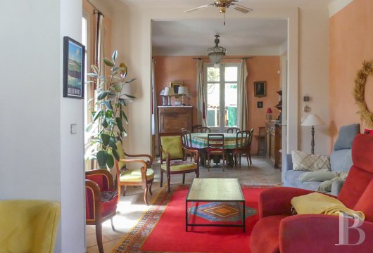 character properties France provence cote dazur   - 8