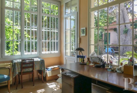 character properties France provence cote dazur   - 6