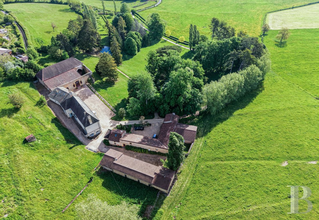 chateaux a vendre bourgogne   - 2