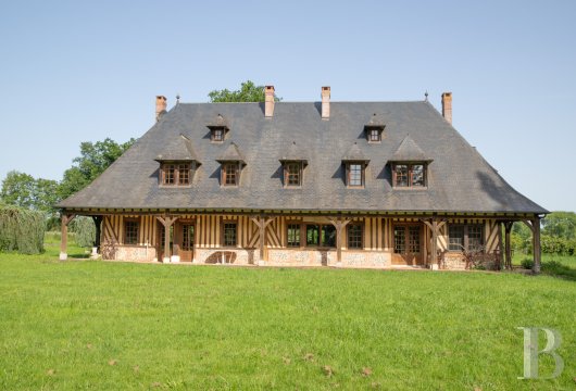 haute-normandie - En Normandie, dans l'Eure, à moins de 2 h de Paris, une vaste maison à pans de bois et sa maison d'amis sur un terrain de plus de 1 ha
