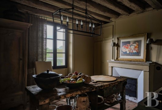 ile-de-france - Très proche de Fontainebleau, à Samois-sur-Seine, une maison de village et son ancien atelier d'artiste