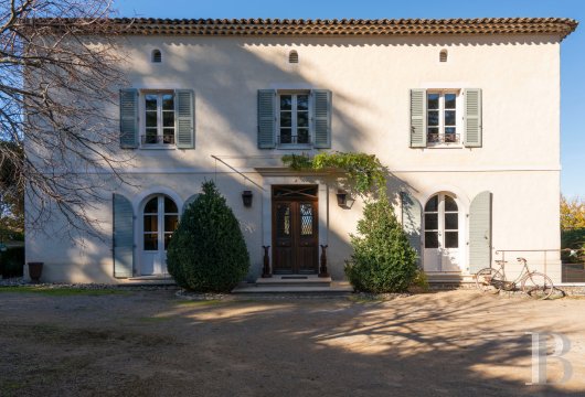 rhones-alpes - À moins de 1 h de Lyon, dominant la plaine du Forez, une maison, une villa et un lodge, dans un parc d'environ 6 200 m²