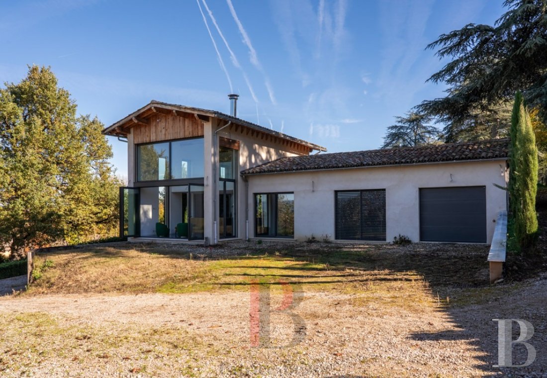 character properties France rhones alps   - 11
