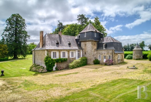 pays-de-loire - À 15 min de Château-Gontier,  un manoir des 16e et 18e s. avec ses dépendances et 10 ha de parc
