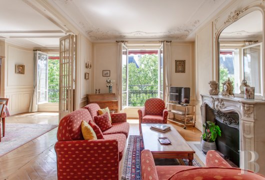paris - Entre la place de la Bastille et l’île Saint-Louis, face à la Garde républicaine,  un appartement de 144 m² en étage élevé avec ses décors d’origine 