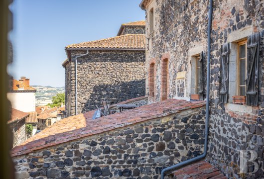 character properties France auvergne   - 12