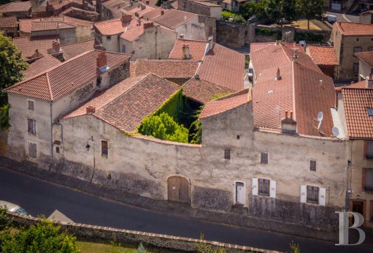 auvergne - A 17th-century village house with an old inn and courtyard, near the town of Brioude in France’s beautiful Haute-Loire department