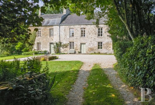 lower-normandy - In the Cotentin bocage, 15 min from Saint-Lô, a 15th- and 18th-century manor house, with service quarters and dovecote on an 8 ha estate