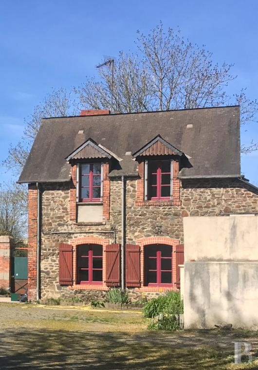 chateaux for sale France pays de loire   - 12
