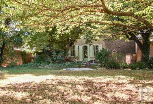 provence-cote-dazur - An 18th-century private mansion, with drawing rooms and  a walled garden, in a medieval village in the Upper Var region