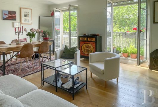 paris - Dans le 5e arrondissement, proche du bas de la rue Mouffetard,
 un appartement aérien avec un balcon filant et des vues dégagées