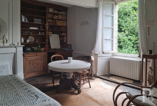 character properties France brittany   - 16