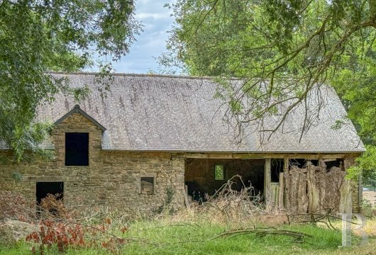 character properties France brittany   - 22
