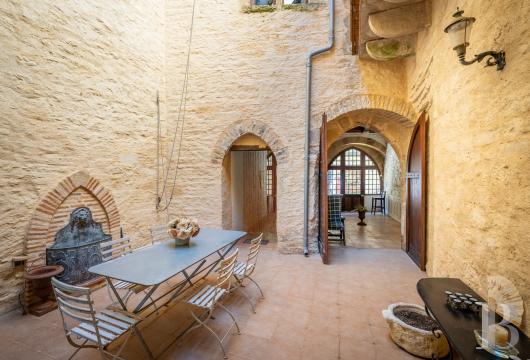 castles for sale France midi pyrenees   - 7