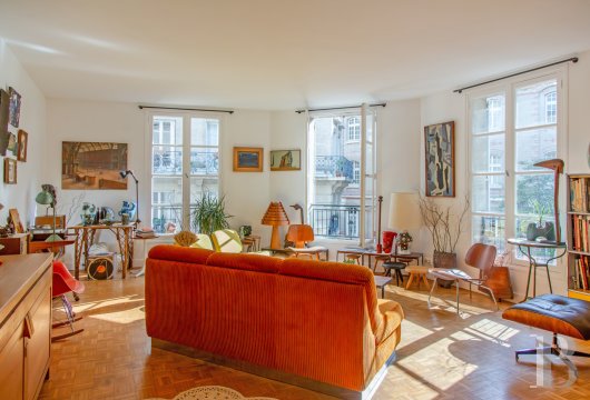 paris - À Montmartre, place Constantin-Pecqueur, quartier Lamarck-Caulaincourt, un appartement de 100 m² avec deux chambres et une troisième possible