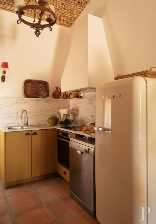 Dans l’Alentejo, deux maisons de famille au bord d’une rizière réhabilitées par un architecte  - photo  n°10