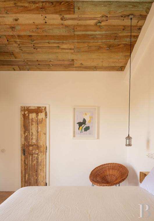 Dans l’Alentejo, deux maisons de famille au bord d’une rizière réhabilitées par un architecte  - photo  n°28