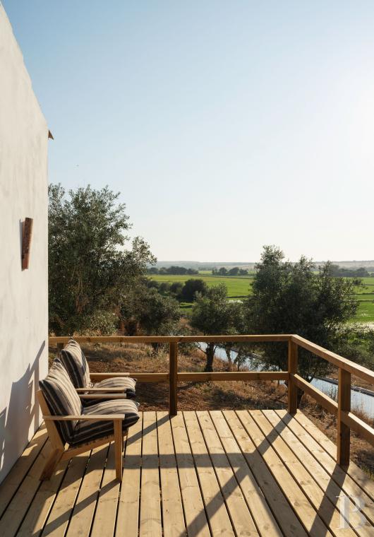 Dans l’Alentejo, deux maisons de famille au bord d’une rizière réhabilitées par un architecte  - photo  n°30