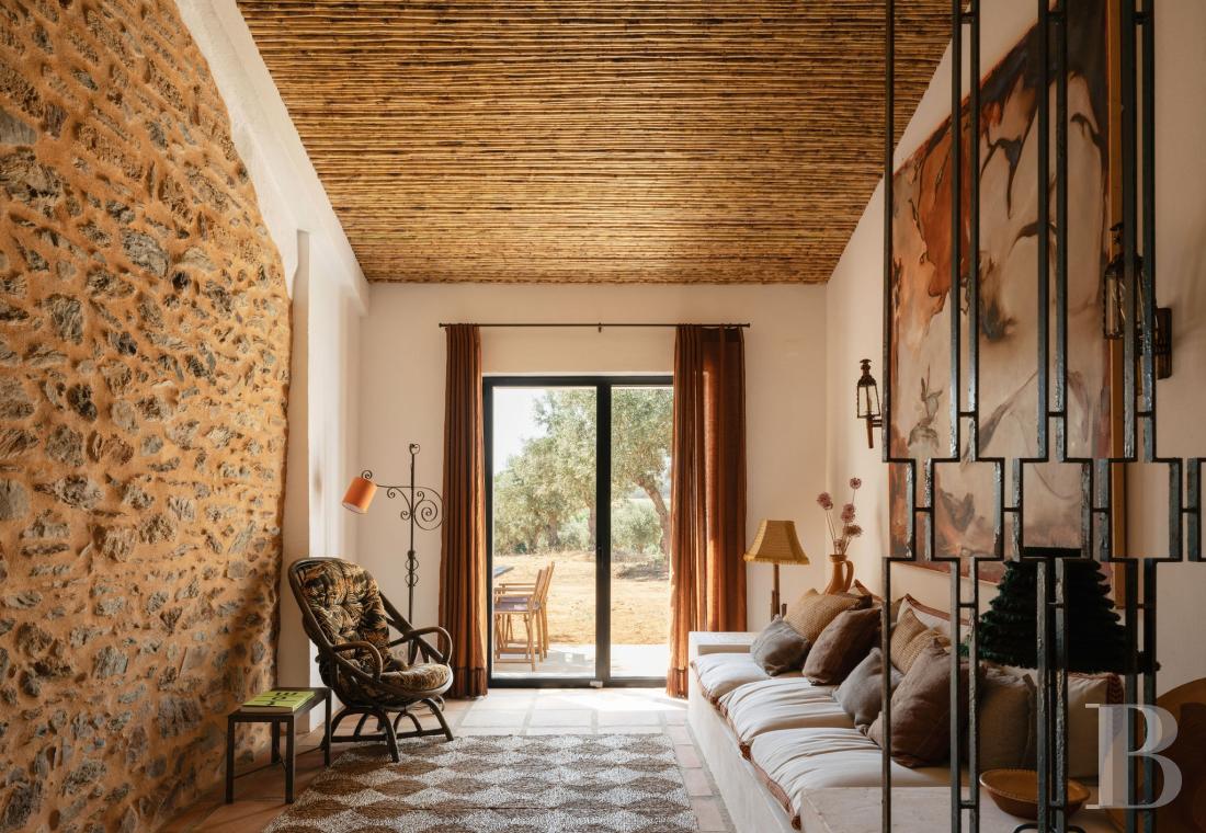Dans l’Alentejo, deux maisons de famille au bord d’une rizière réhabilitées par un architecte  - photo  n°8