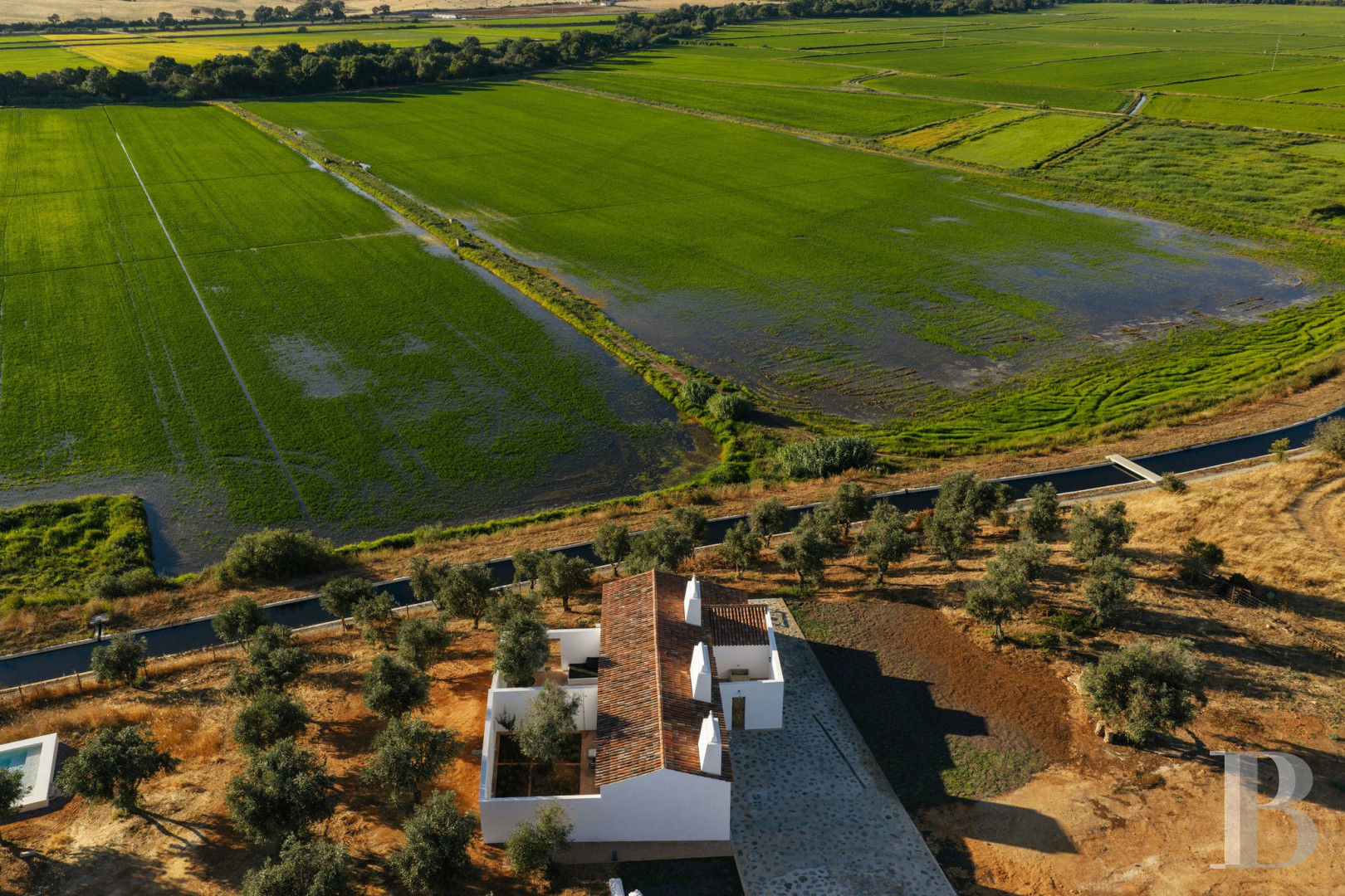 Dans l’Alentejo, deux maisons de famille au bord d’une rizière réhabilitées par un architecte  - photo  n°40