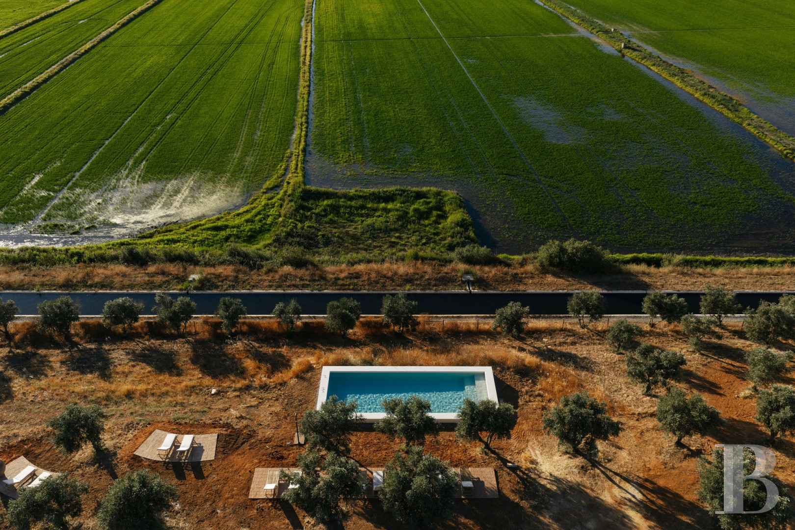 Dans l’Alentejo, deux maisons de famille au bord d’une rizière réhabilitées par un architecte  - photo  n°2