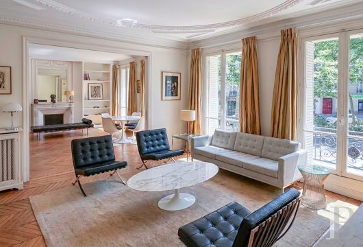 paris - Dans le 6e arrondissement, métro Notre-Dame-des-Champs,  un appartement de réception dans un immeuble haussmannien