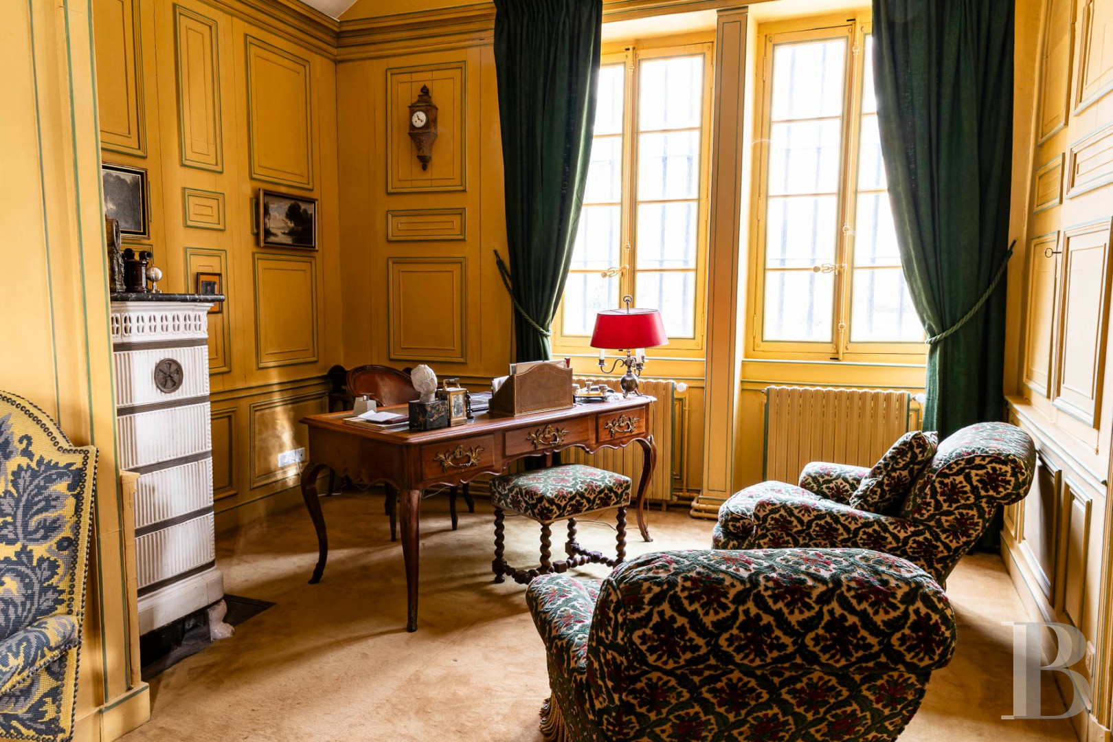 A Burgundian chateau overlooking the Vézelay valley in the heart of the village of Tharoiseau, in Yonne  - photo  n°25