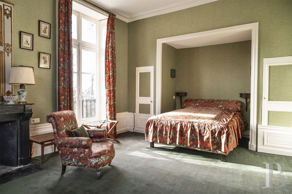 A Burgundian chateau overlooking the Vézelay valley in the heart of the village of Tharoiseau, in Yonne  - photo  n°10