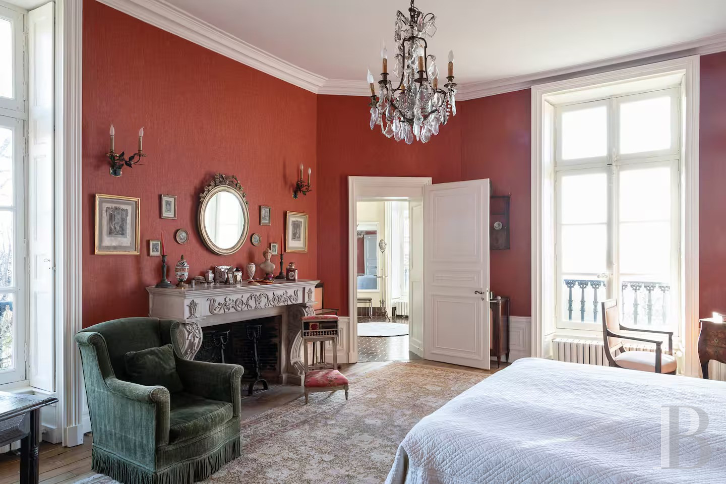 A Burgundian chateau overlooking the Vézelay valley in the heart of the village of Tharoiseau, in Yonne  - photo  n°19