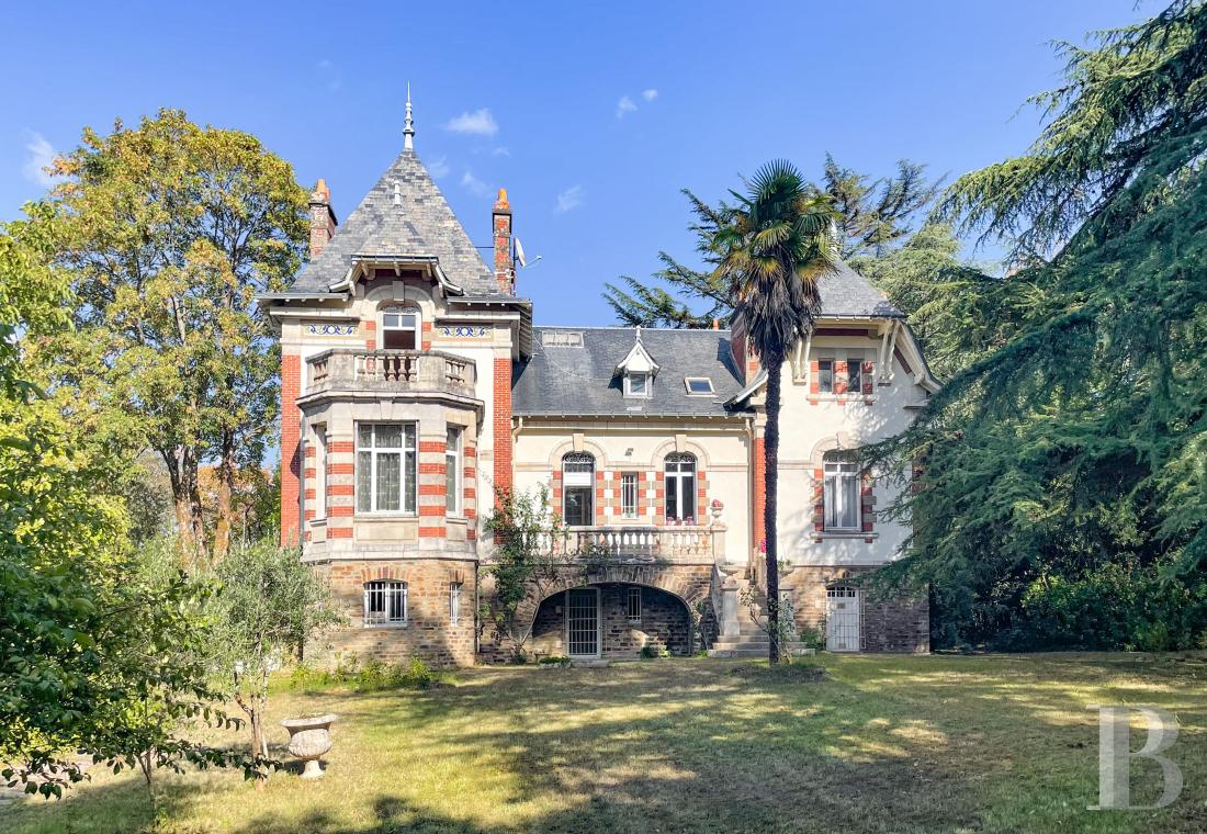 demeures et maisons a vendre france pays de loire   - 1