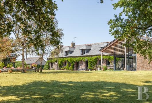 bretagne - À l’ouest de Rennes, dans le bocage breton, une longère rénovée et son parc de près de 6 000 m²
