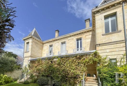 aquitaine - An elegant 19th-century residence of pale stone, nestled in the suburbs of Bordeaux, beside the beautiful Parc Bordelais public park
