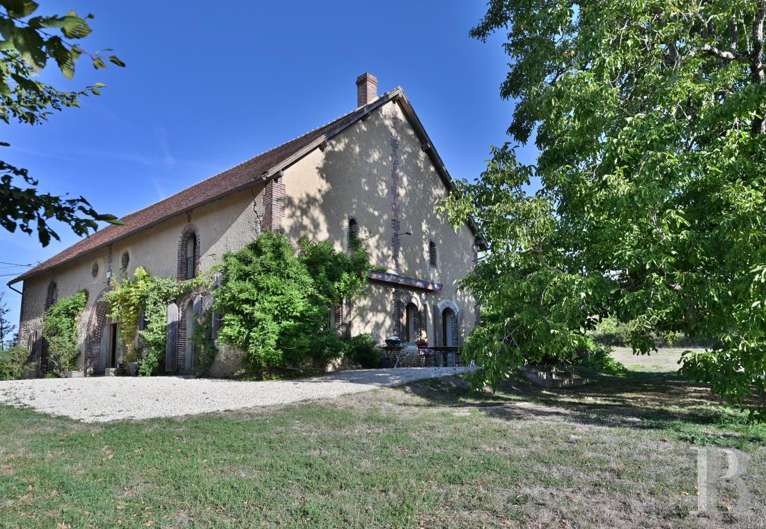 residences and character houses france burgundy   - 1
