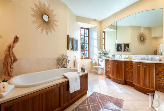 En Haute-Savoie, non loin d’Annecy, un château millénaire transformé en hôtel de haut niveau - photo  n°9